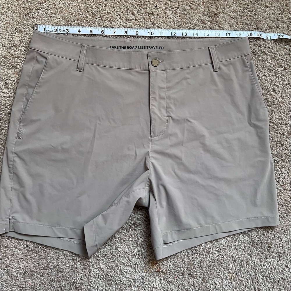 Rhone 6" Resort Shorts 32 Khaki Tan